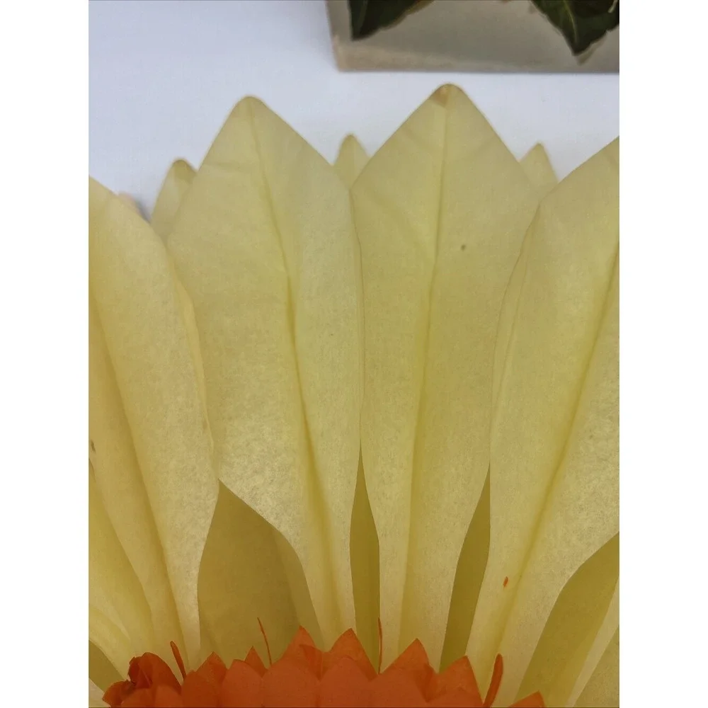 vintage Hallmark Plans-a-Party Daisy  flower centerpiece Honeycomb 1970